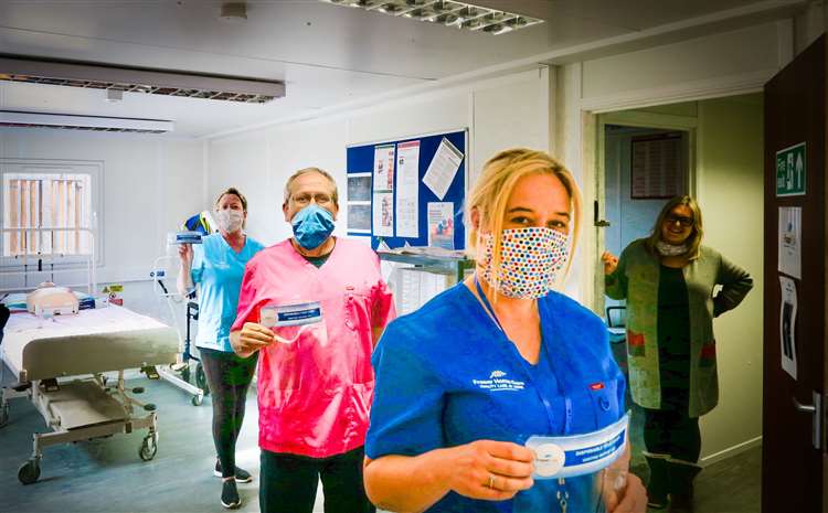 nurses with covid masks